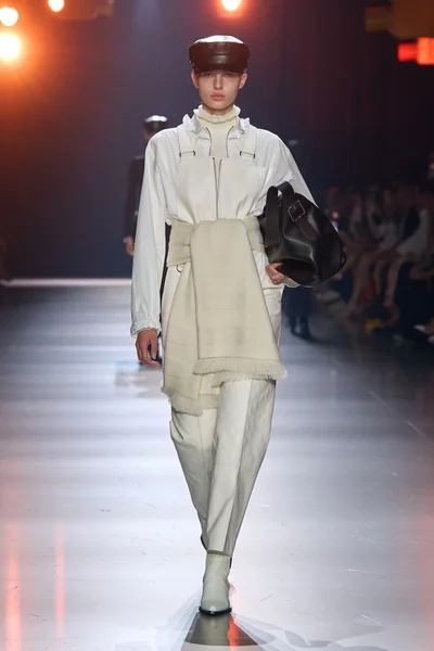 Look 52